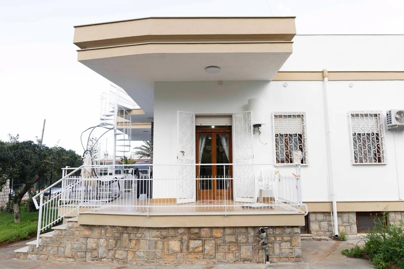 Sicily Wonders, Villa By The Beach For 12 Guests Carini Holiday home
